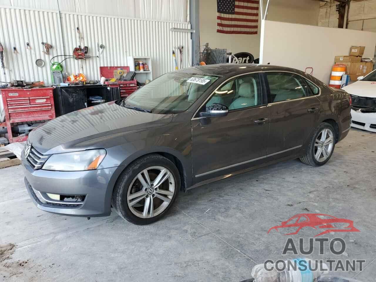 VOLKSWAGEN PASSAT 2013 - 1VWCM7A37DC134010