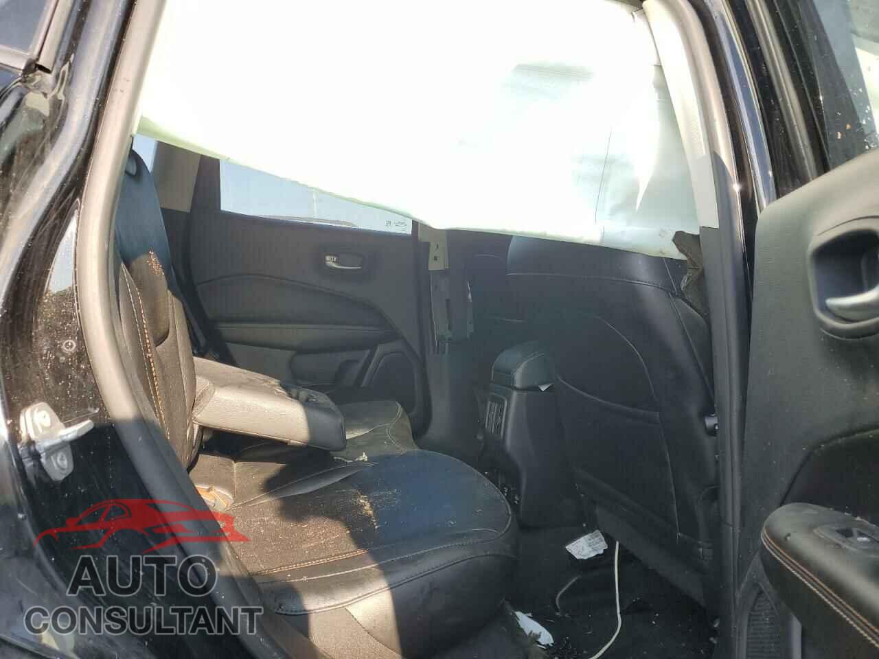 JEEP COMPASS 2019 - 3C4NJDBB8KT593640