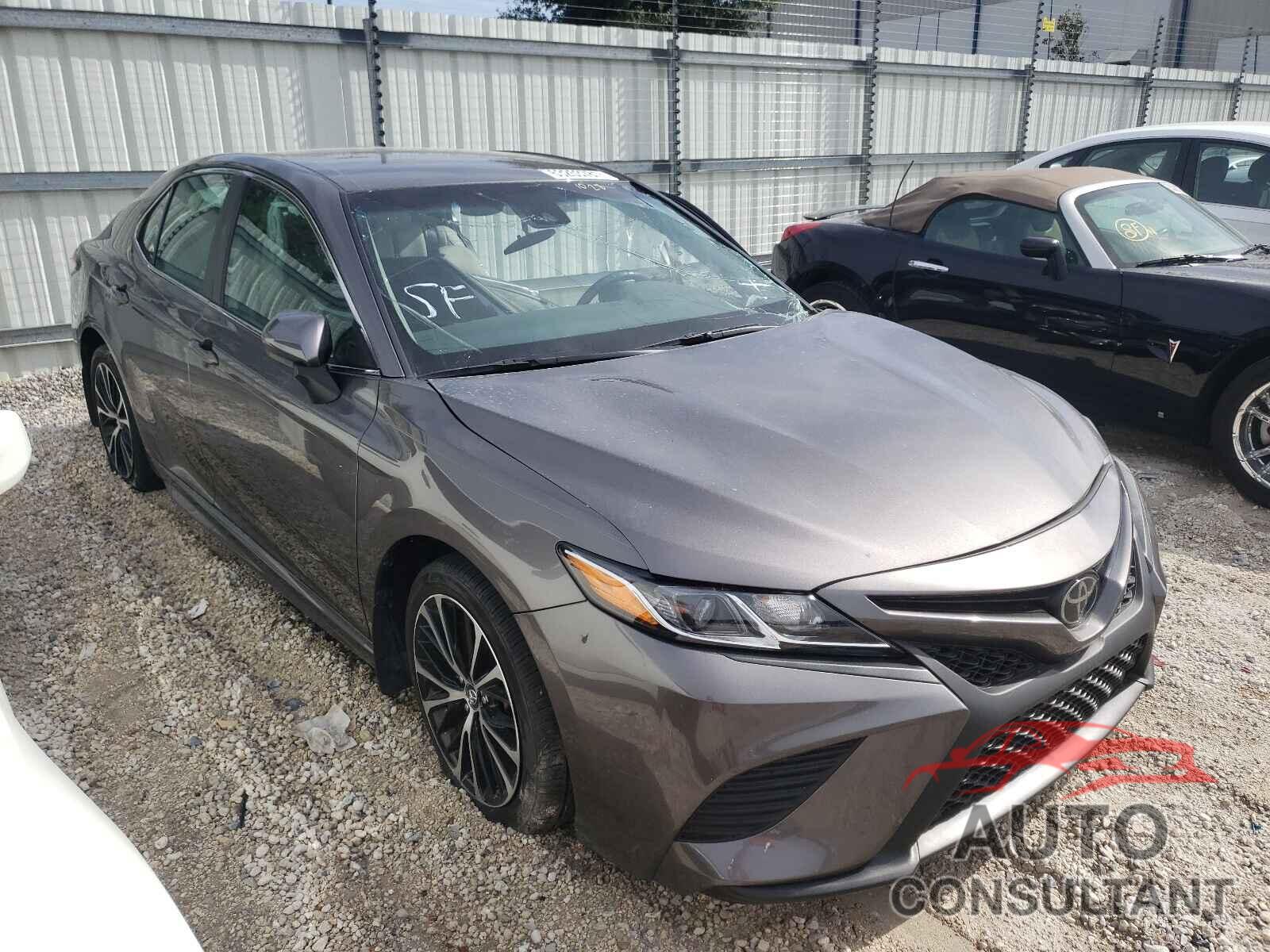 TOYOTA CAMRY 2018 - 4T1B11HKXJU118550