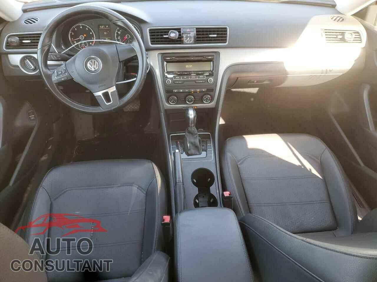 VOLKSWAGEN PASSAT 2014 - 1VWAH7A36EC009996