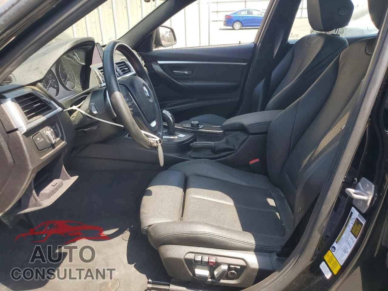 BMW 3 SERIES 2018 - WBA8B9C56JEE81675