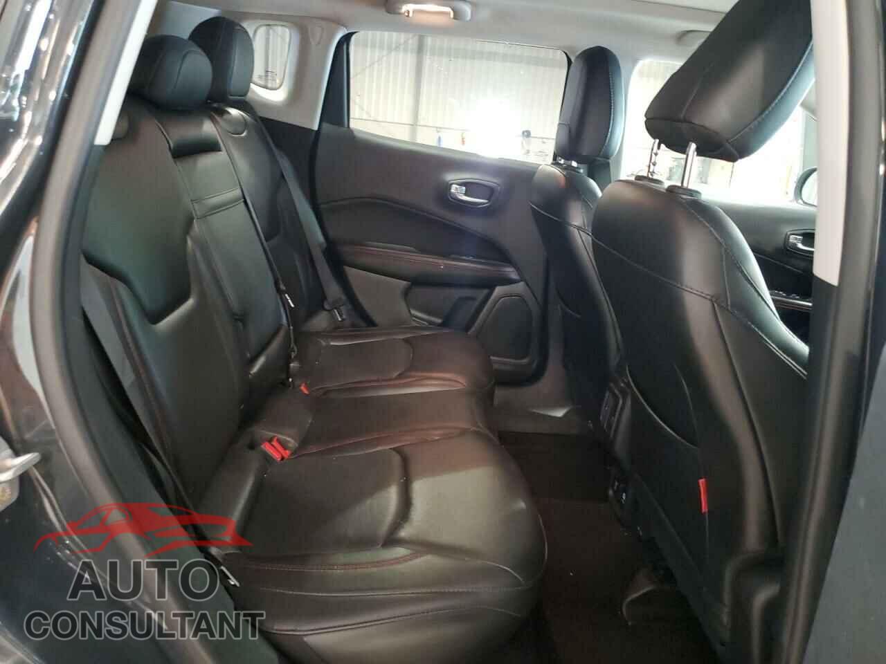 JEEP COMPASS 2018 - 3C4NJDDB1JT457751