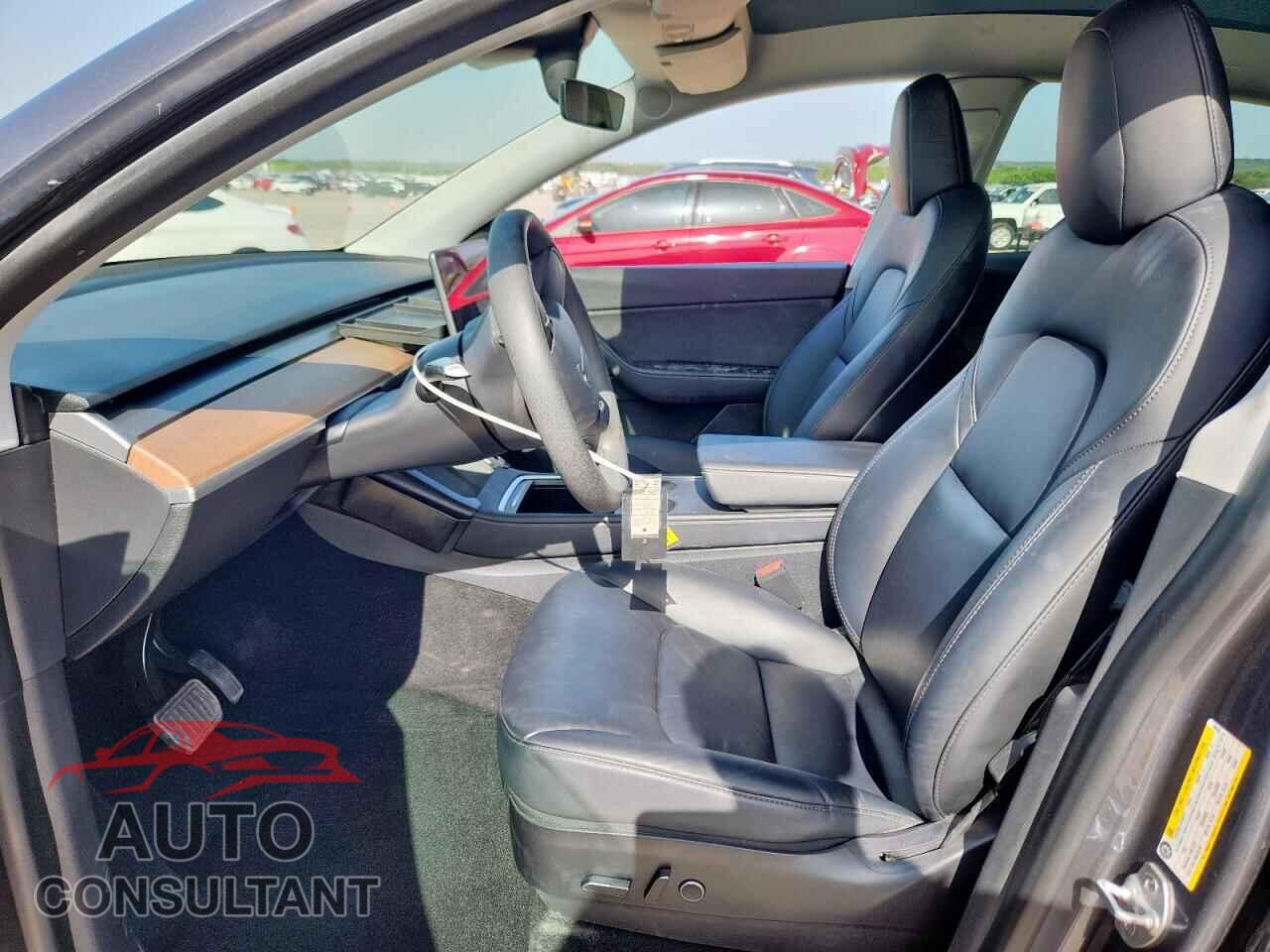 TESLA MODEL Y 2021 - 5YJYGAEE5MF136656