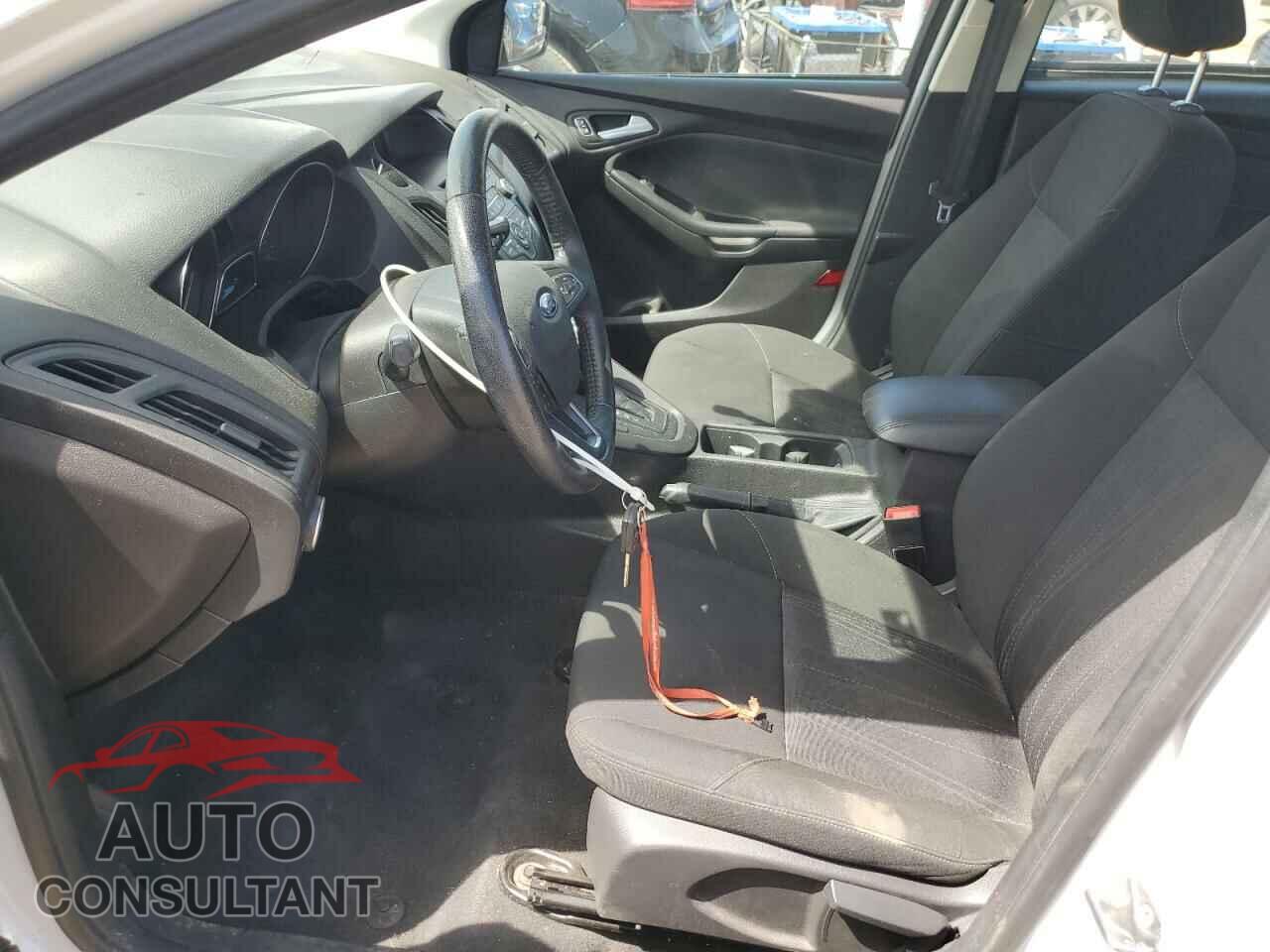 FORD FOCUS 2015 - 1FADP3F26FL306172