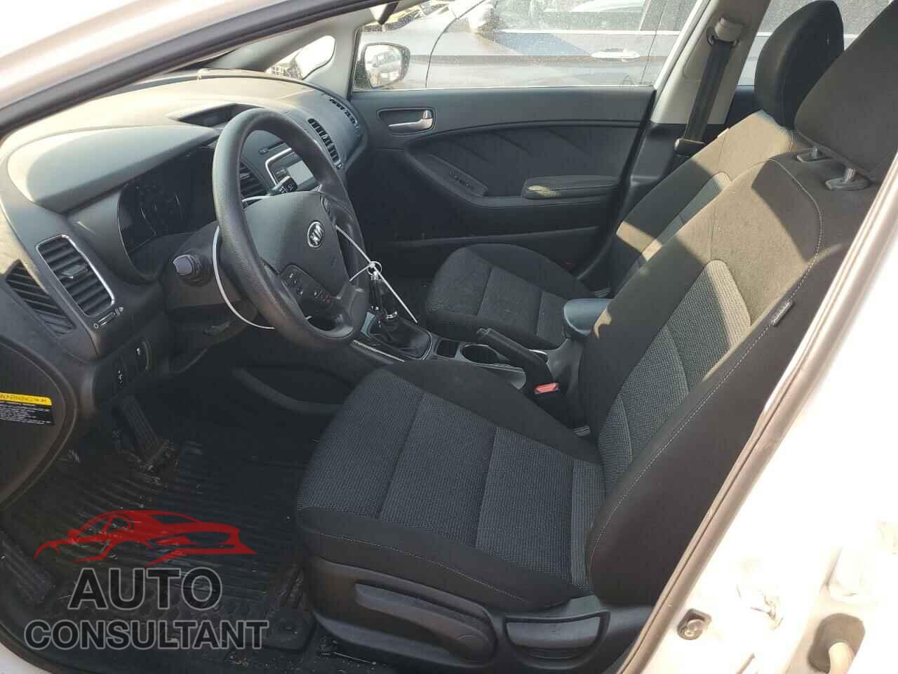 KIA FORTE 2018 - 3KPFK4A73JE164648