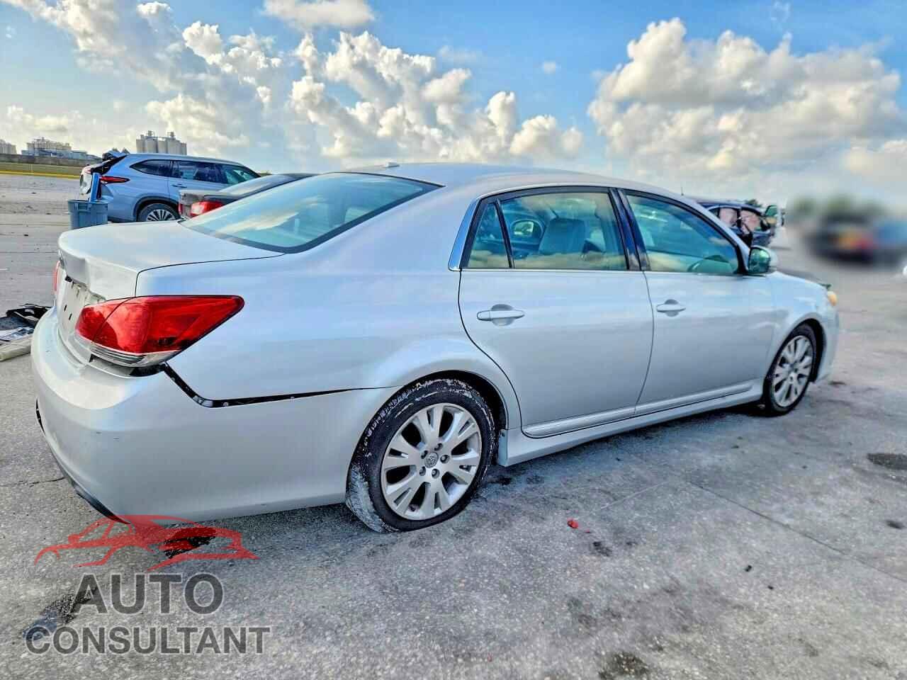 TOYOTA AVALON 2012 - 4T1BK3DB2CU442173