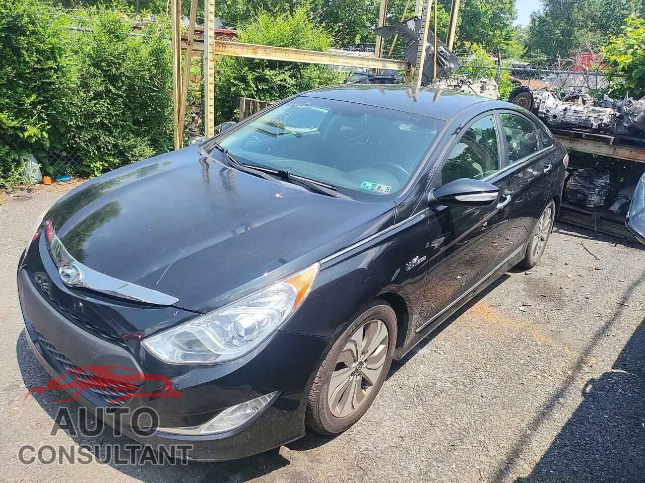 HYUNDAI SONATA 2013 - KMHEC4A42DA092293