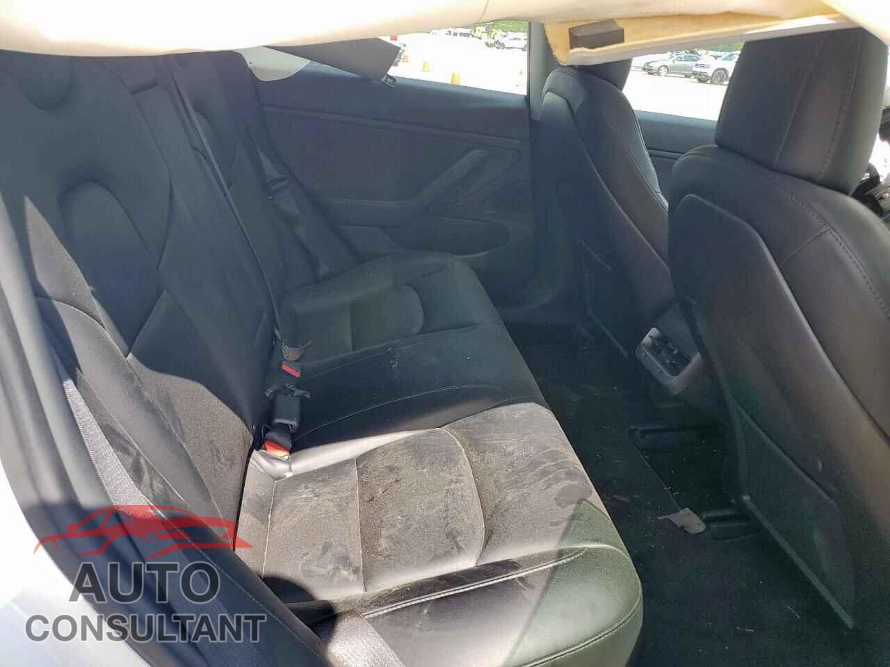 TESLA MODEL 3 2019 - 5YJ3E1EB3KF211440
