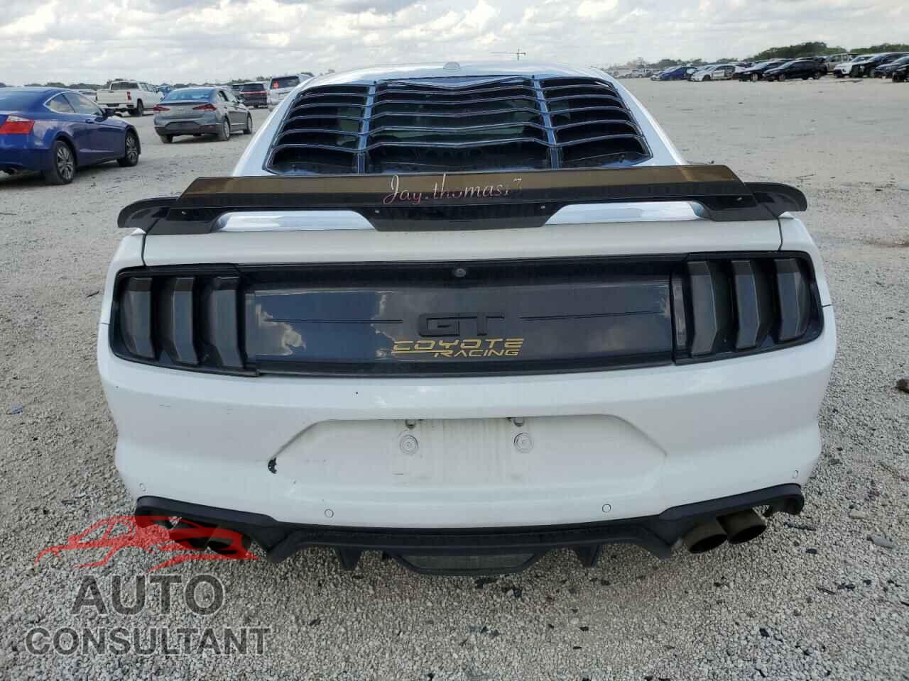 FORD MUSTANG 2018 - 1FA6P8CF0J5154223