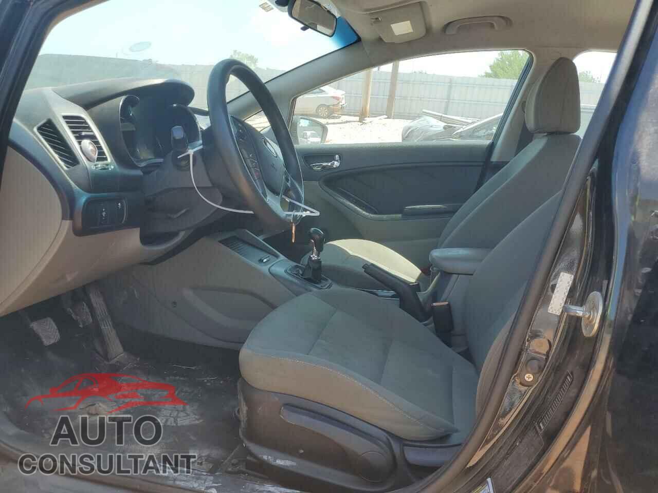 KIA FORTE 2016 - KNAFK4A68G5477381