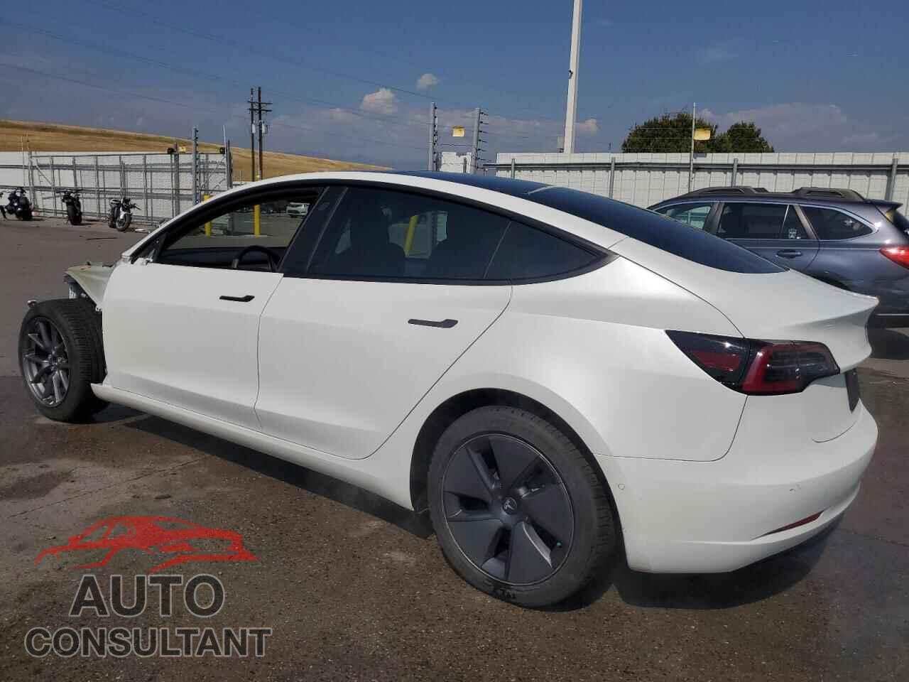 TESLA MODEL 3 2022 - 5YJ3E1EB8NF239710