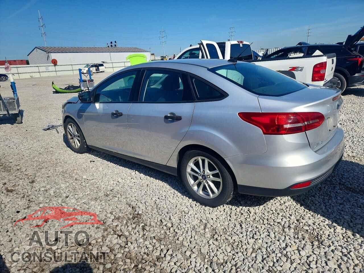 FORD FOCUS 2015 - 1FADP3E25FL367479