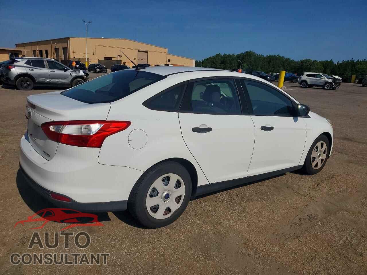 FORD FOCUS 2014 - 1FADP3E26EL272329