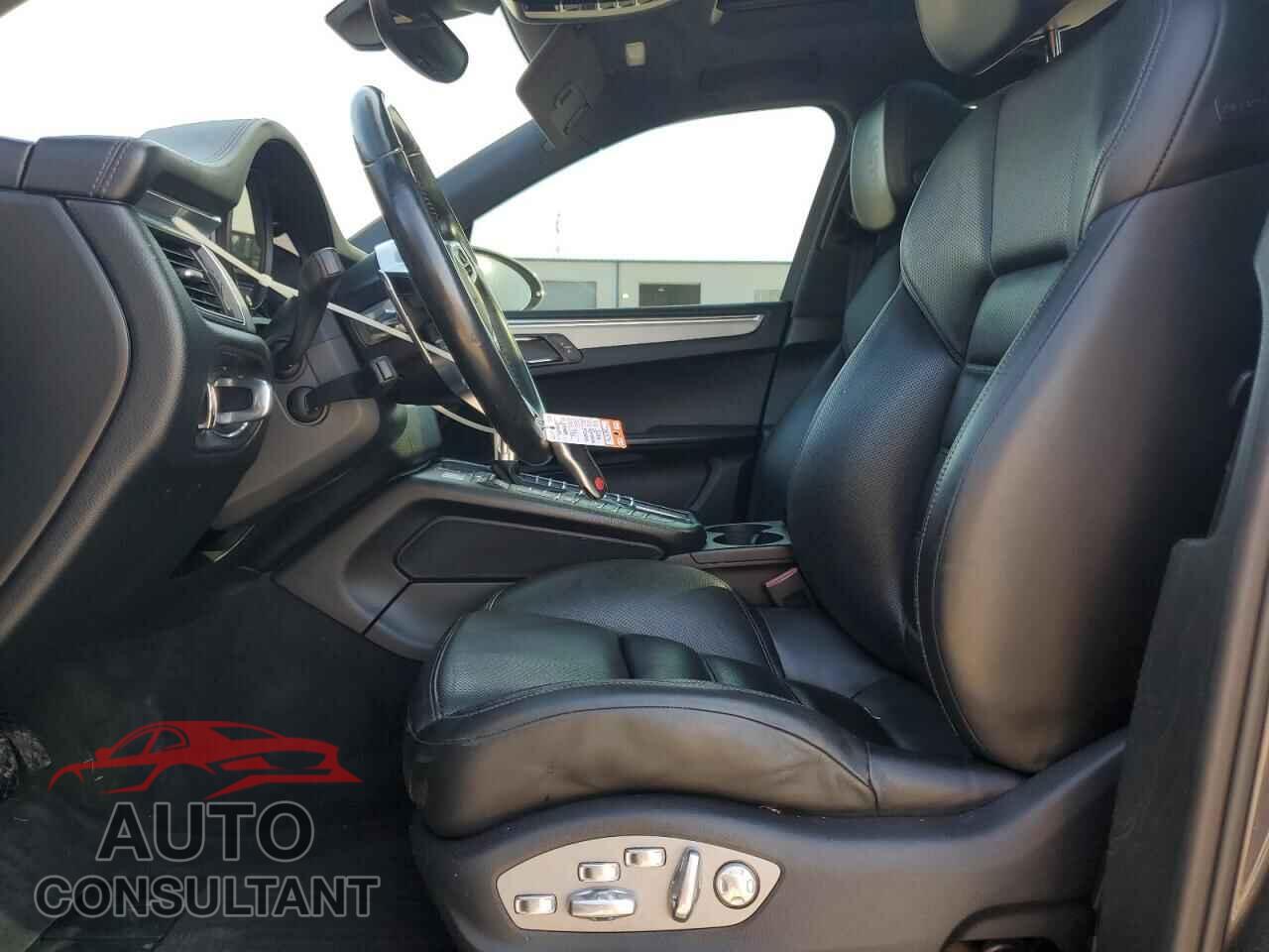 PORSCHE MACAN 2016 - WP1AF2A51GLB93193