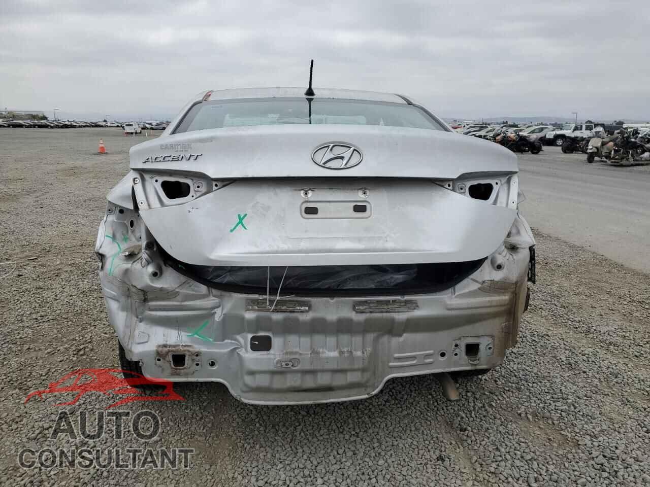 HYUNDAI ACCENT 2020 - 3KPC24A66LE104781