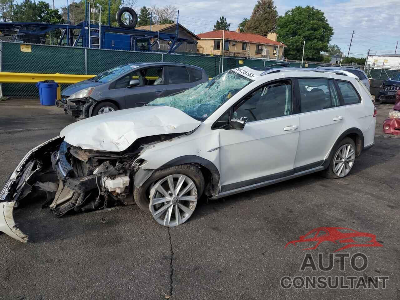 VOLKSWAGEN GOLF 2018 - 3VWH17AU3JM759814