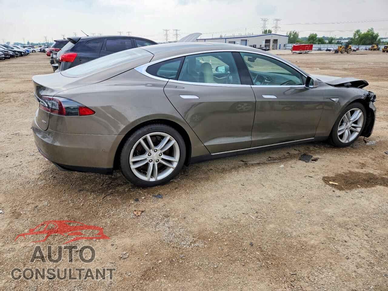 TESLA MODEL S 2015 - 5YJSA1E21FF111916