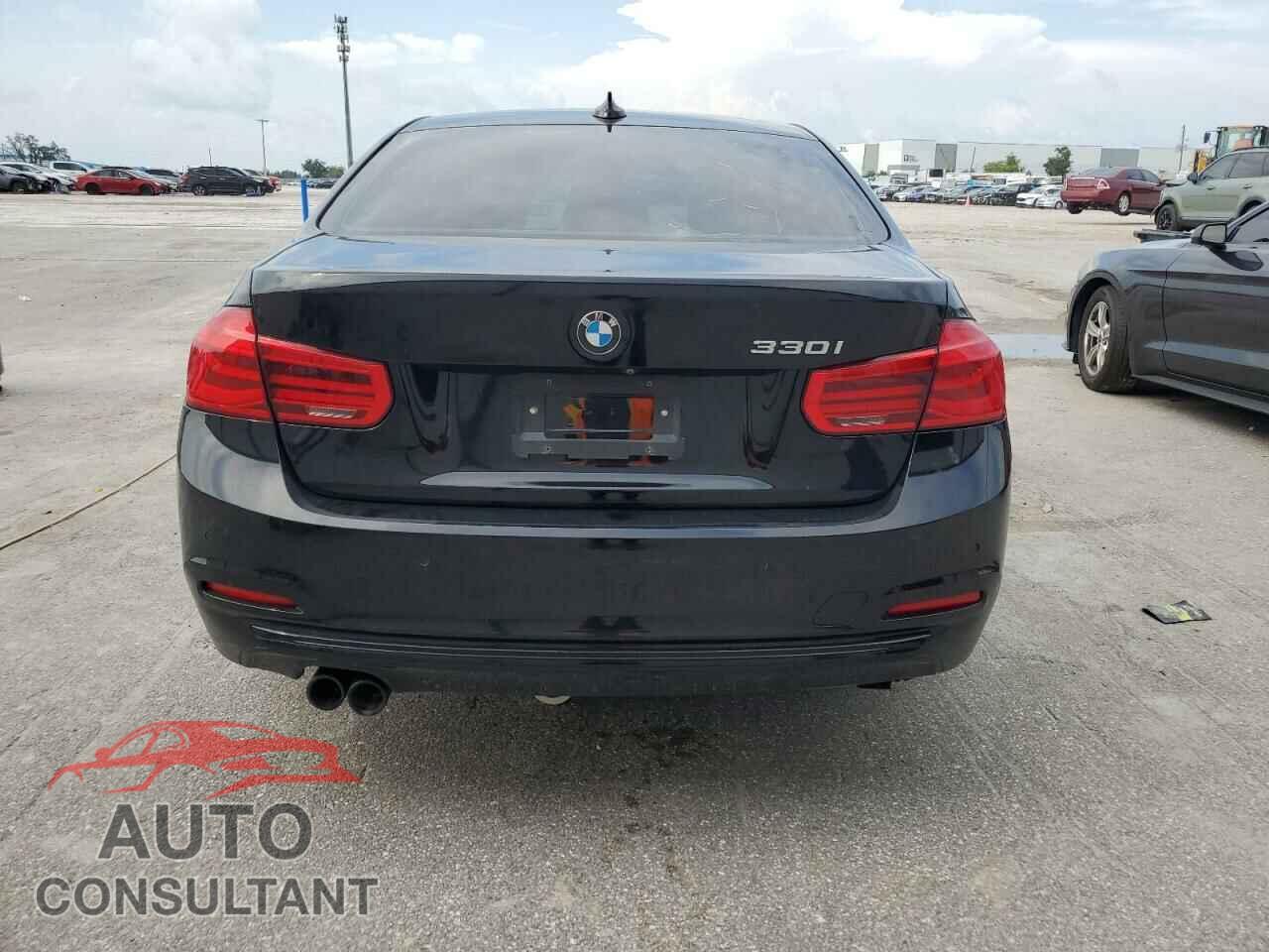 BMW 3 SERIES 2018 - WBA8B9C56JEE82454