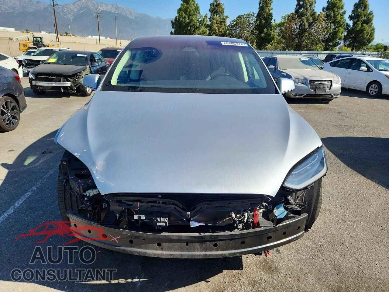 TESLA MODEL X 2017 - 5YJXCBE23HF058046