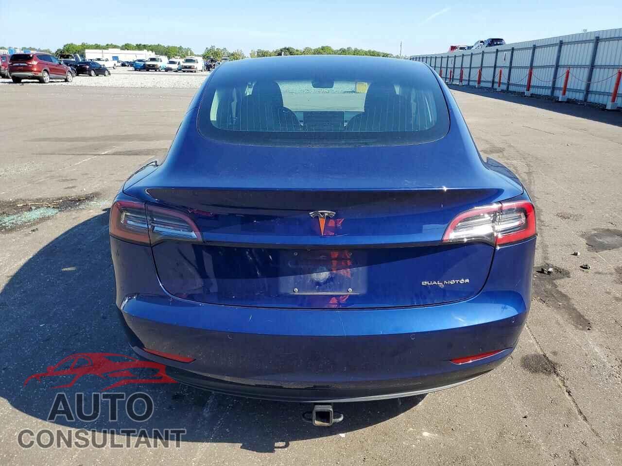 TESLA MODEL 3 2018 - 5YJ3E1EB0JF090073