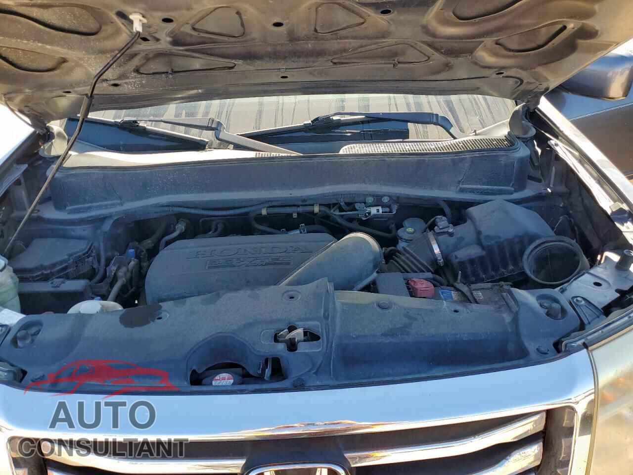 HONDA PILOT 2015 - 5FNYF3H30FB017151