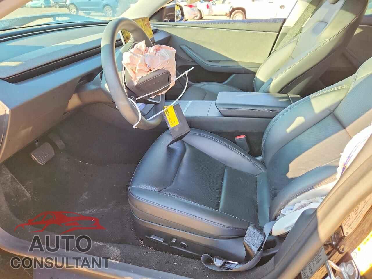 TESLA MODEL 3 2024 - 5YJ3E1EAXRF825693