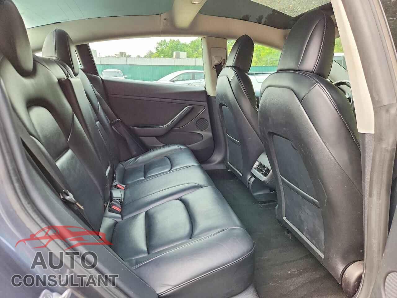 TESLA MODEL 3 2022 - 5YJ3E1EA4NF298843