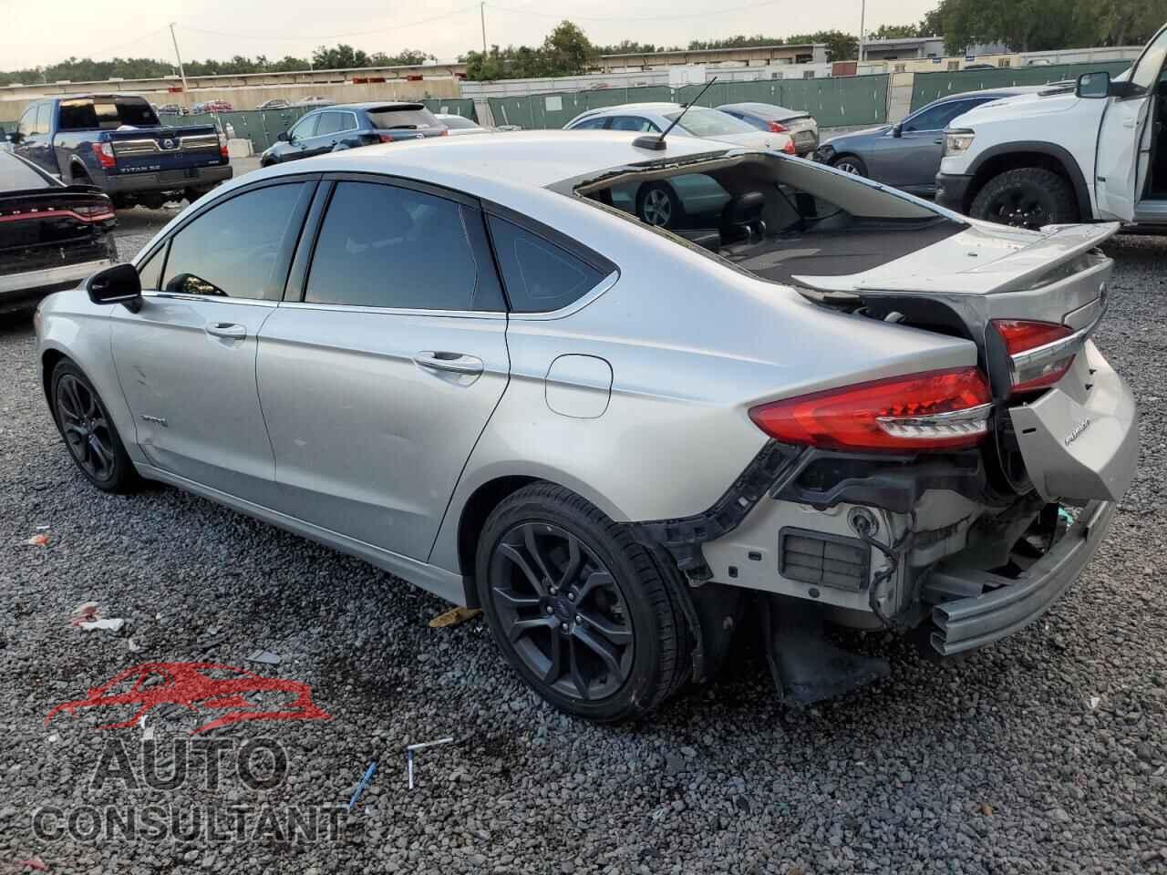 FORD FUSION 2018 - 3FA6P0LU8JR131687