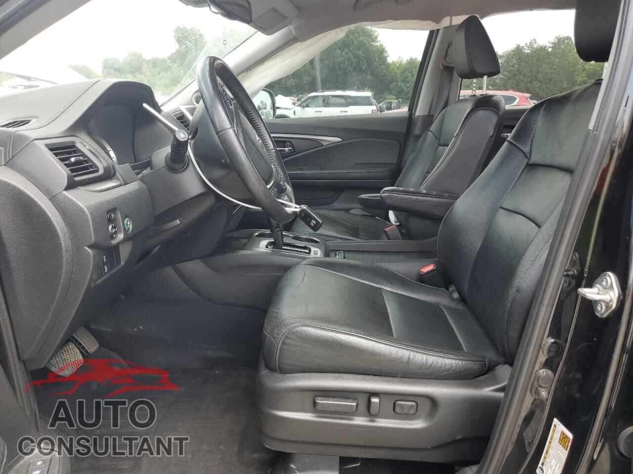 HONDA PILOT 2017 - 5FNYF6H64HB065069