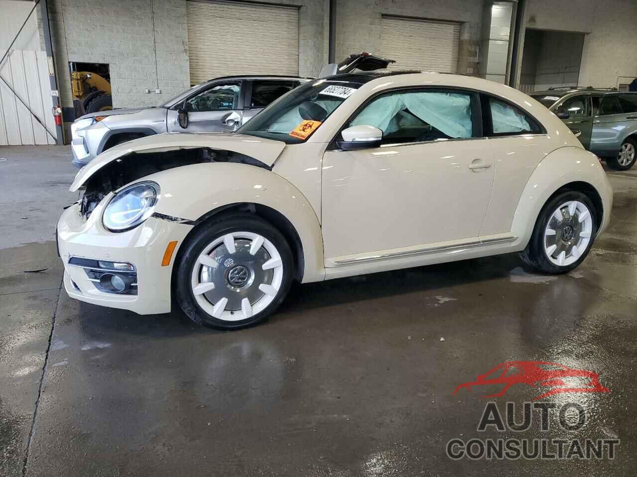 VOLKSWAGEN BEETLE 2019 - 3VWFD7AT4KM702271