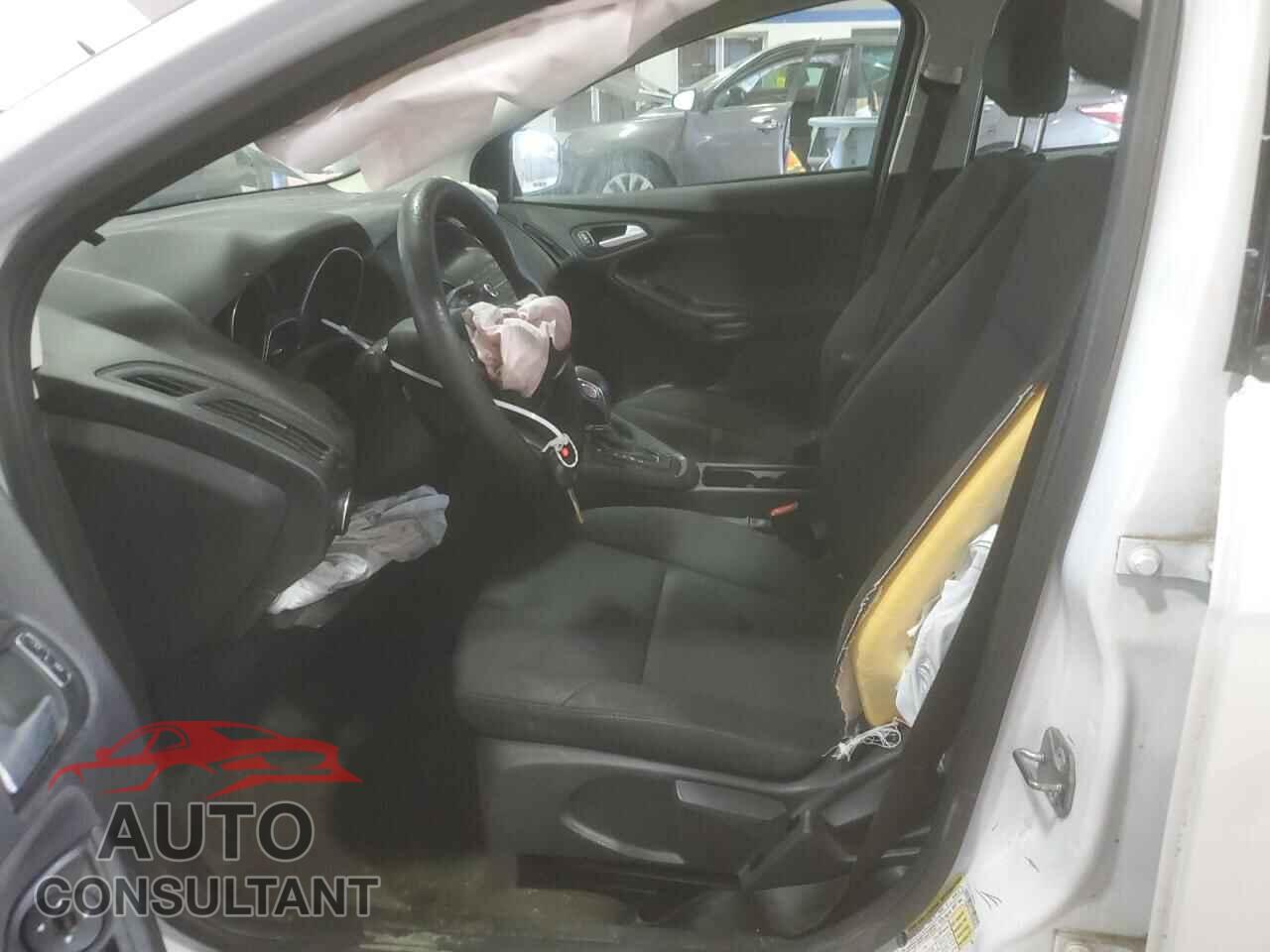 FORD FOCUS 2018 - 1FADP3F24JL206452