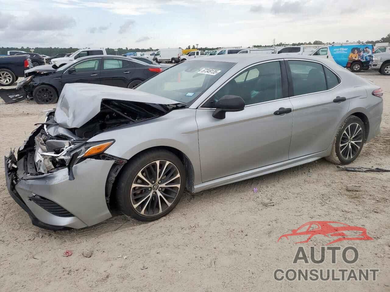 TOYOTA CAMRY 2018 - 4T1B11HK4JU137529