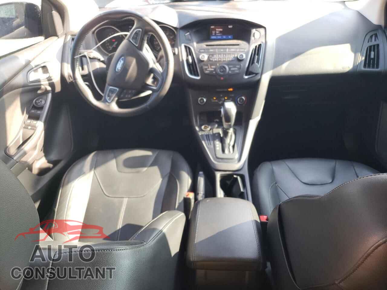 FORD FOCUS 2015 - 1FADP3F27FL227271