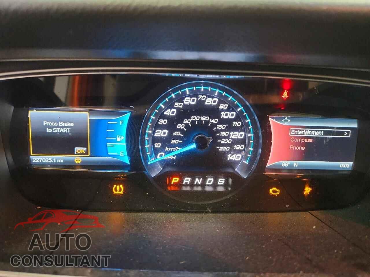 FORD TAURUS 2017 - 1FAHP2E84HG138156