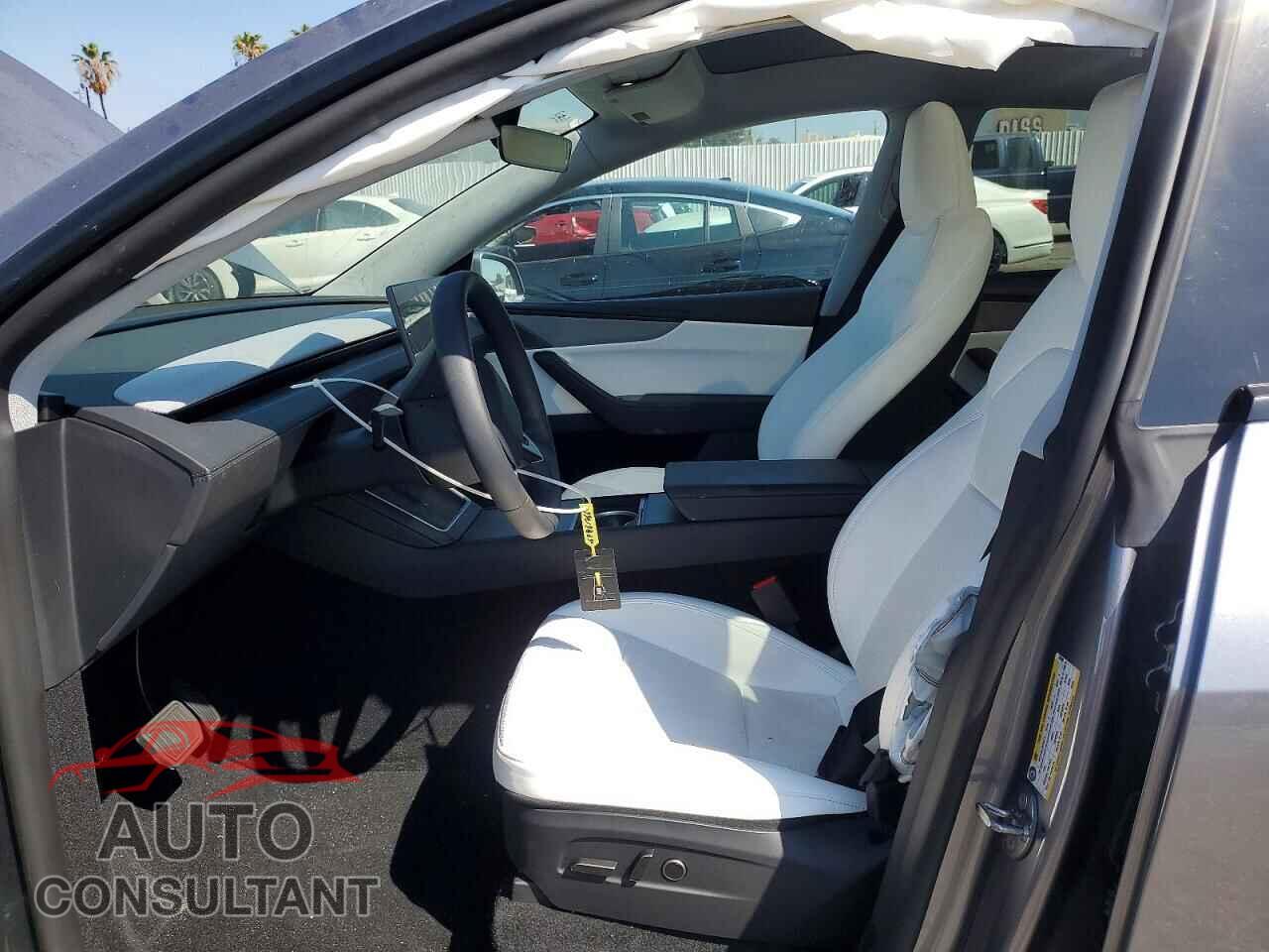 TESLA MODEL Y 2026 - 7SAYGDEE9TF336586