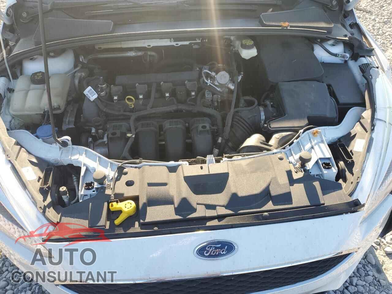 FORD FOCUS 2017 - 1FADP3E29HL312181