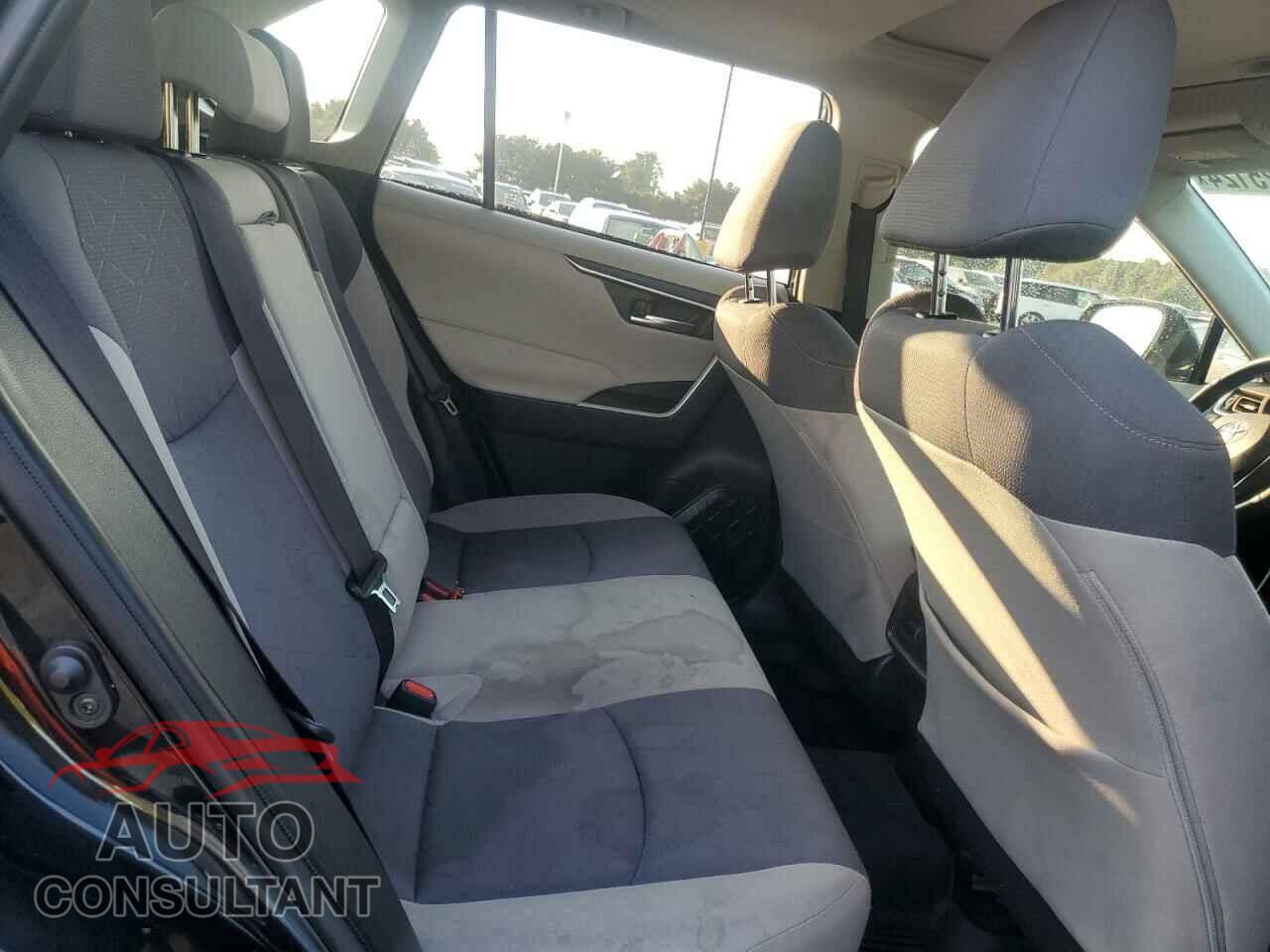 TOYOTA RAV4 2019 - JTMP1RFV2KD037713