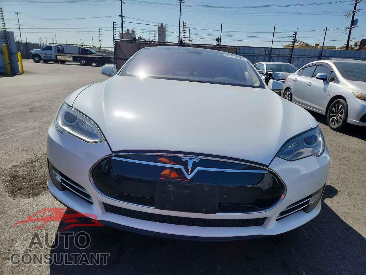 TESLA MODEL S 2013 - 5YJSA1DP2DFP16408