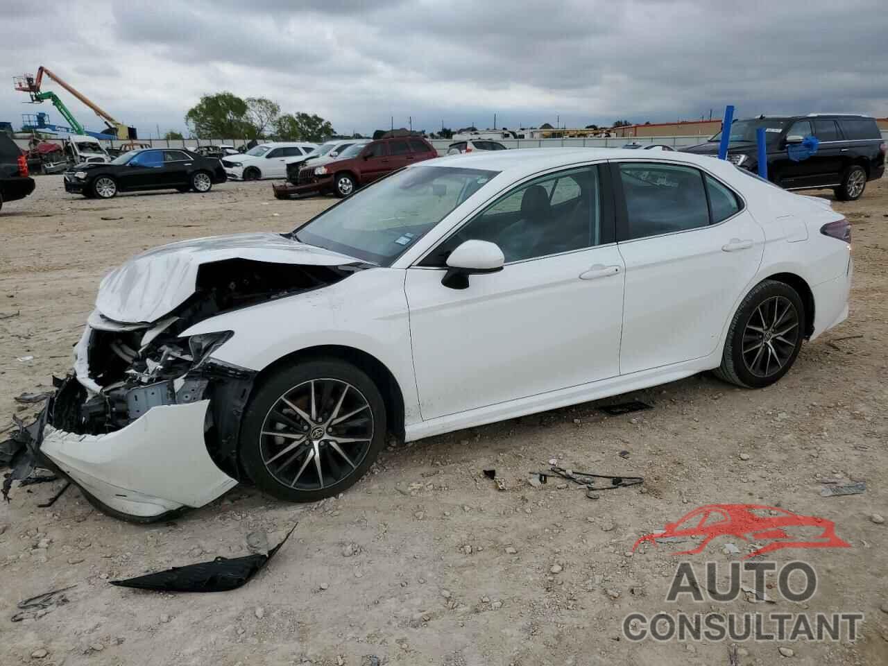 TOYOTA CAMRY 2021 - 4T1G11AK0MU587649