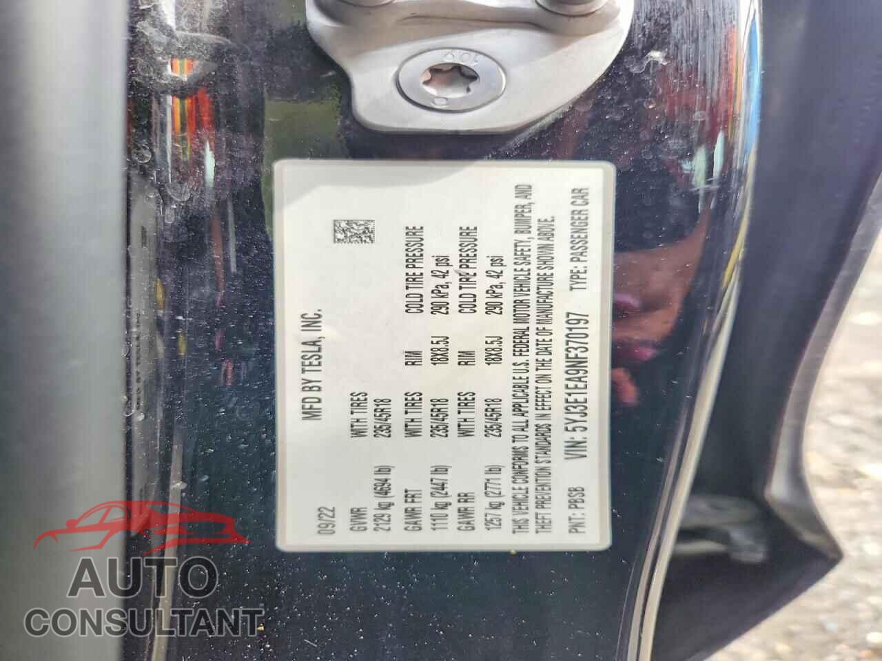 TESLA MODEL 3 2022 - 5YJ3E1EA9NF370197