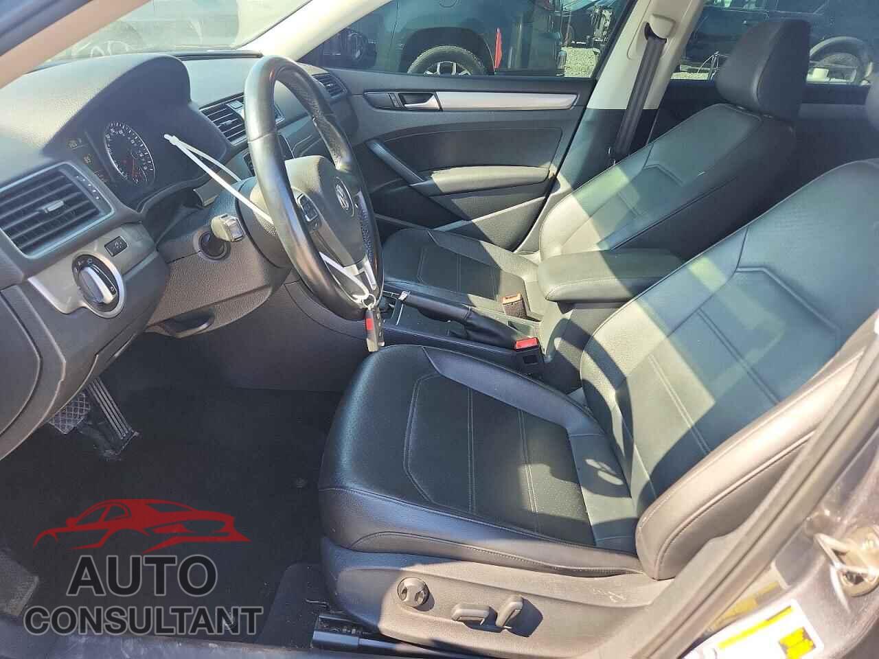 VOLKSWAGEN PASSAT 2015 - 1VWAT7A34FC111877