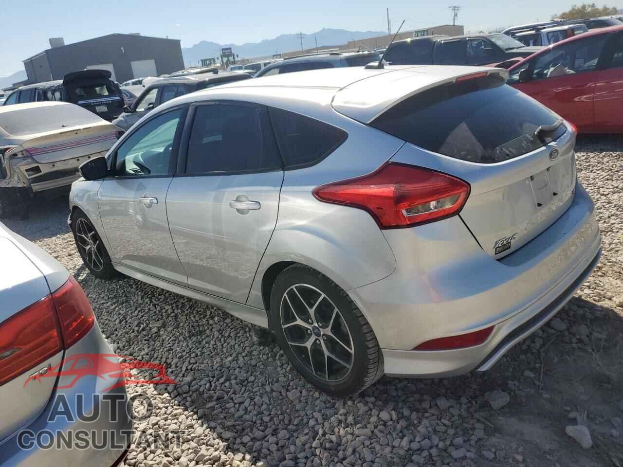 FORD FOCUS 2016 - 1FADP3K26GL258597
