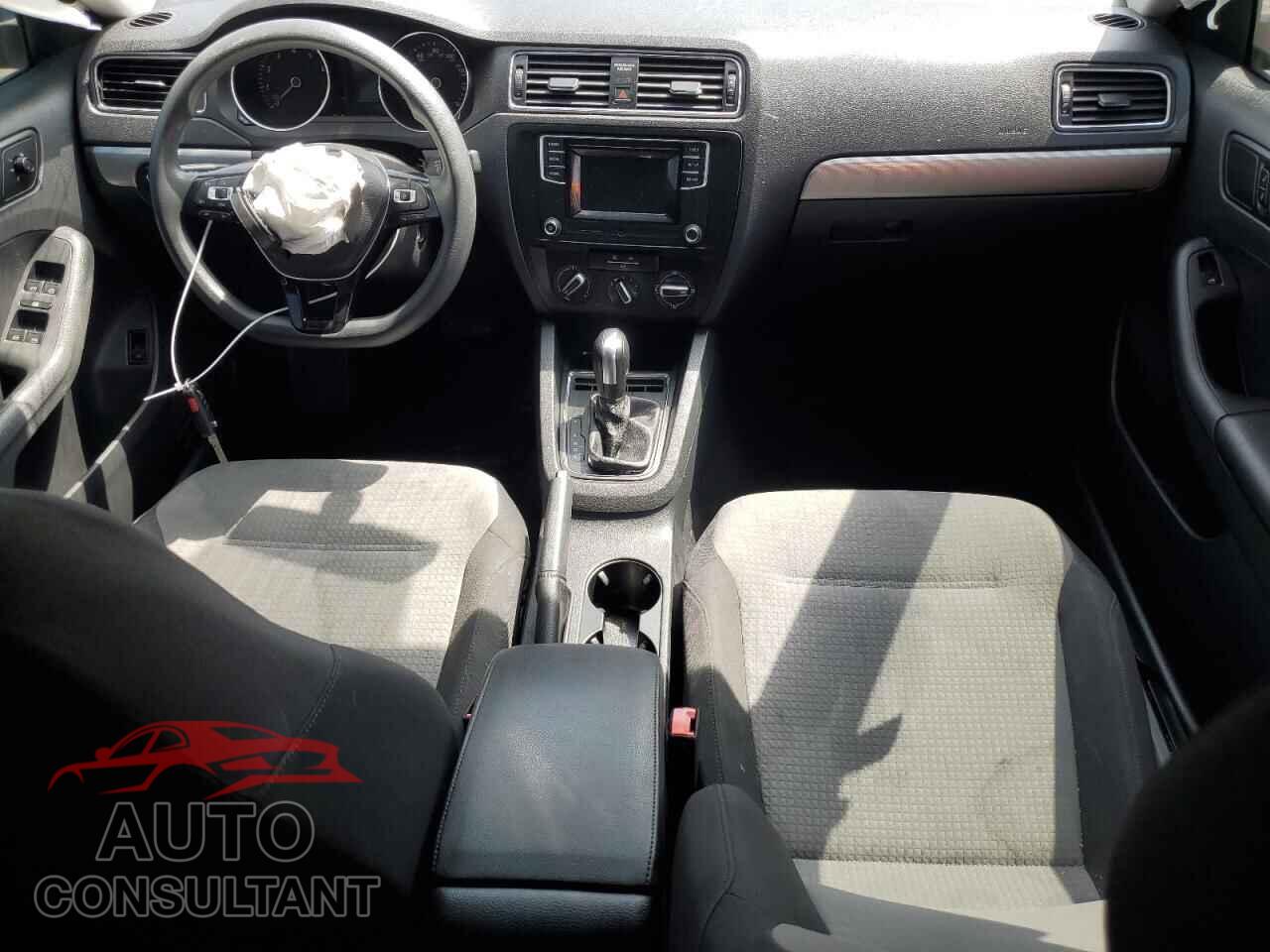 VOLKSWAGEN JETTA 2017 - 3VW2B7AJ4HM355598