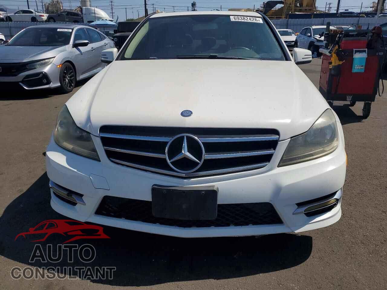 MERCEDES-BENZ C-CLASS 2014 - WDDGF4HB9EG198060