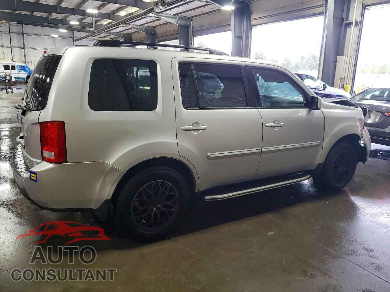 HONDA PILOT 2011 - 5FNYF4H58BB047452
