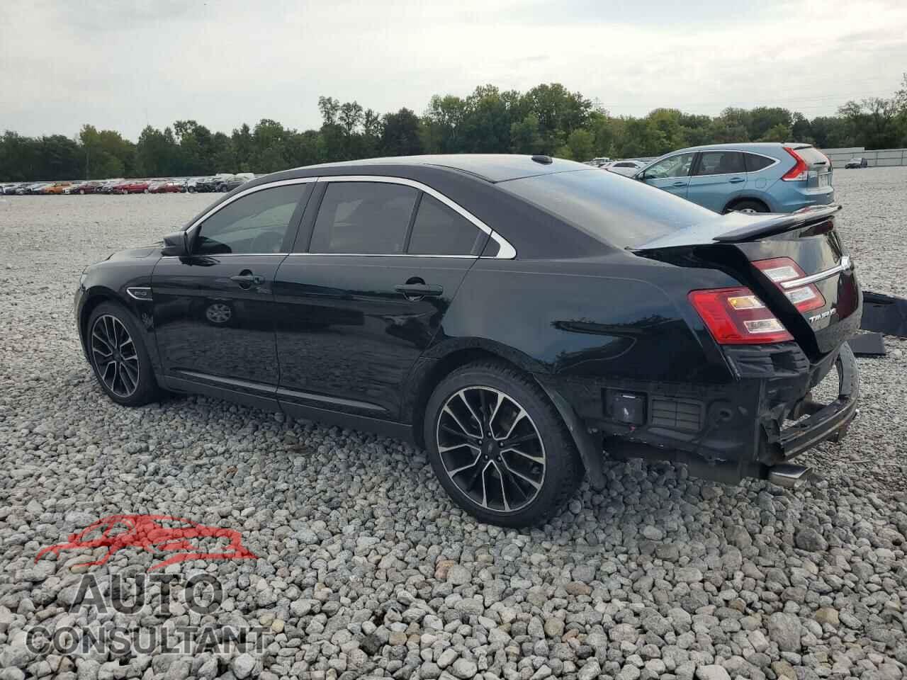FORD TAURUS 2018 - 1FAHP2KT4JG137829