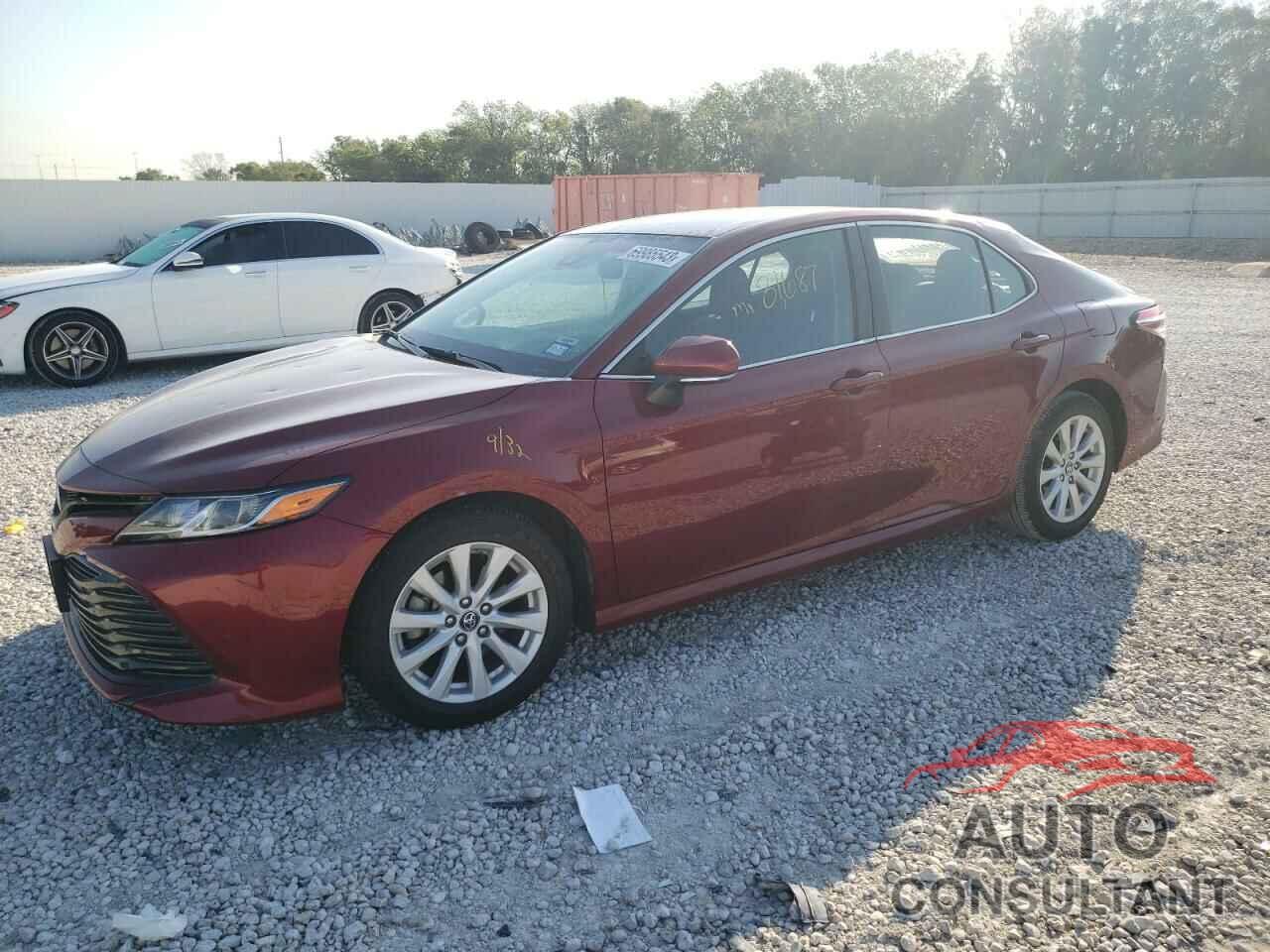 TOYOTA CAMRY 2018 - 4T1B11HK3JU615522