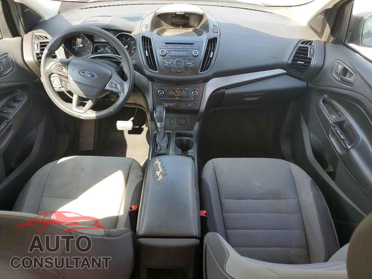 FORD ESCAPE 2017 - 1FMCU0F70HUC66060