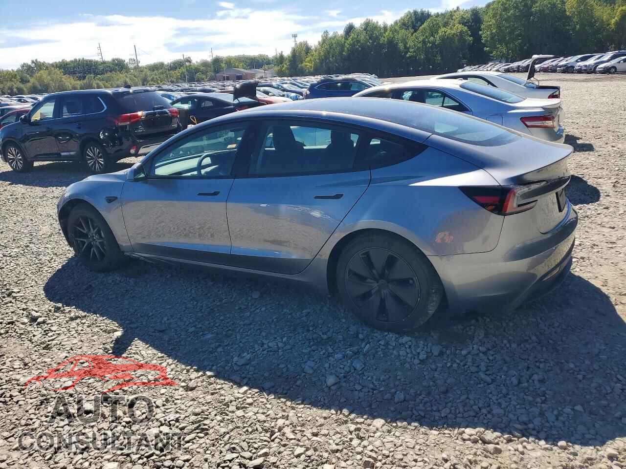 TESLA MODEL 3 2026 - 5YJ3E1EB3TF216168