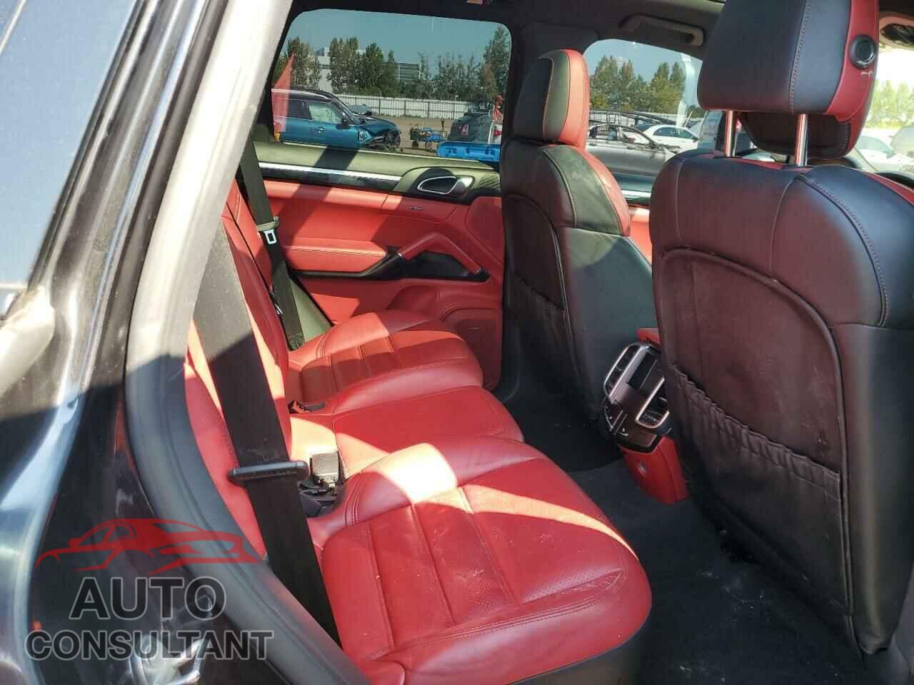 PORSCHE CAYENNE 2016 - WP1AA2A22GLA06158